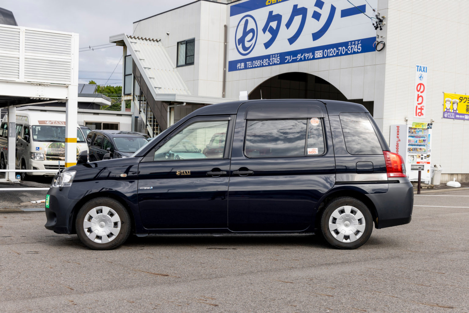 ユニバーサルデザイン　ＵＤ車（４人乗り）|愛知県瀬戸市・尾張旭市・日進市でタクシーのご用命はマルセタクシーへ｜病院送迎・ケア施設送迎・お買い物 送迎などから、観光タクシー、空港タクシー、子育て支援タクシー、定期送迎タクシー、ジブリパークタクシーなども 