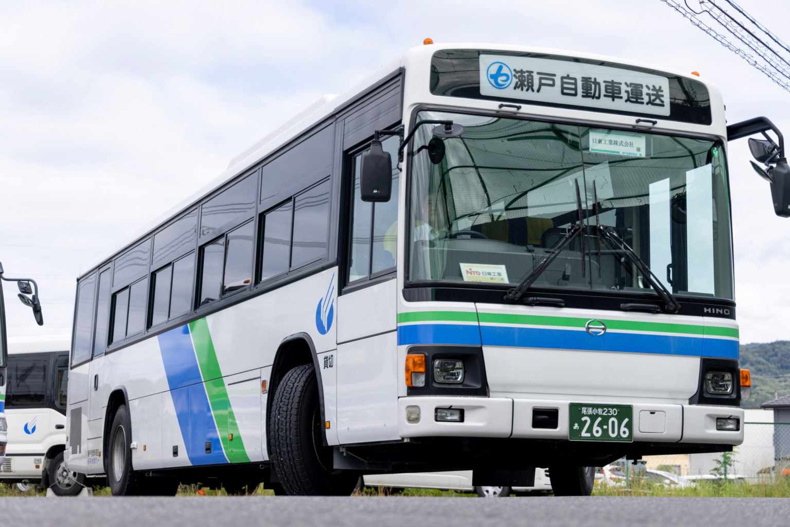 大型・中型送迎バス（定員５５名他）|愛知県瀬戸市・尾張旭市・日進市でタクシーのご用命はマルセタクシーへ｜病院送迎・ケア施設送迎・お買い物 送迎などから、観光タクシー、空港タクシー、子育て支援タクシー、定期送迎タクシー、ジブリパークタクシーなども 